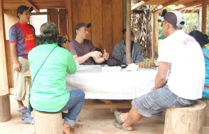 CICADA Associate Director Steven Schnoor leading participatory video-making workshop. Playita, Urracá, Panama